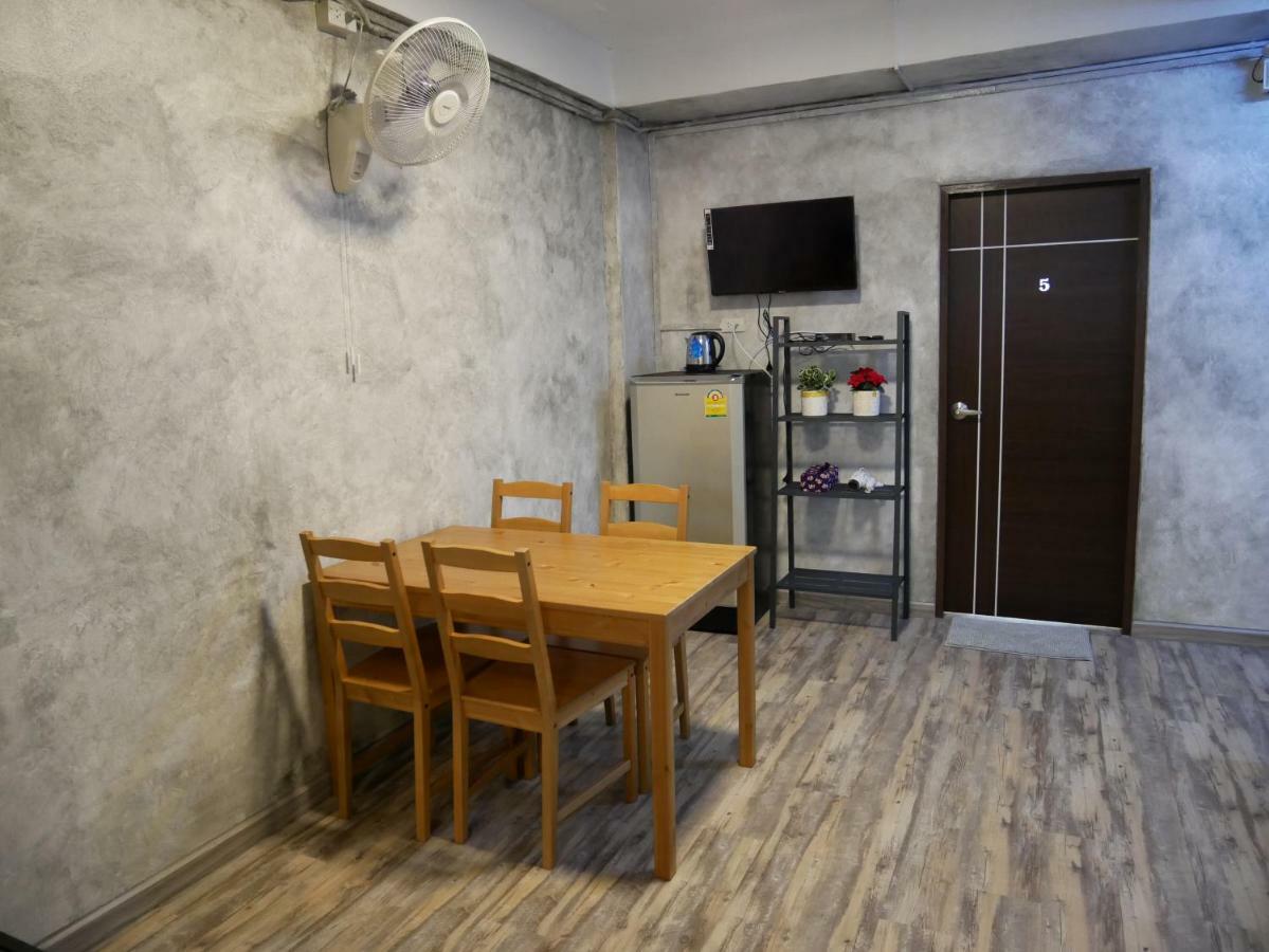 Np House Pratunam Бангкок Екстер'єр фото